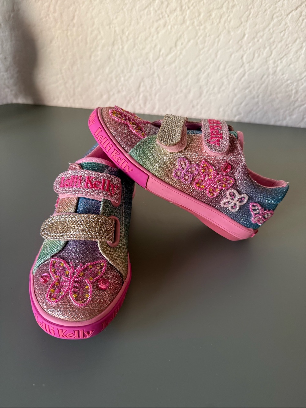 New Lelli Kelly Girls Pink Beaded Butterflies sneakers sz EU 28 Italian Brand